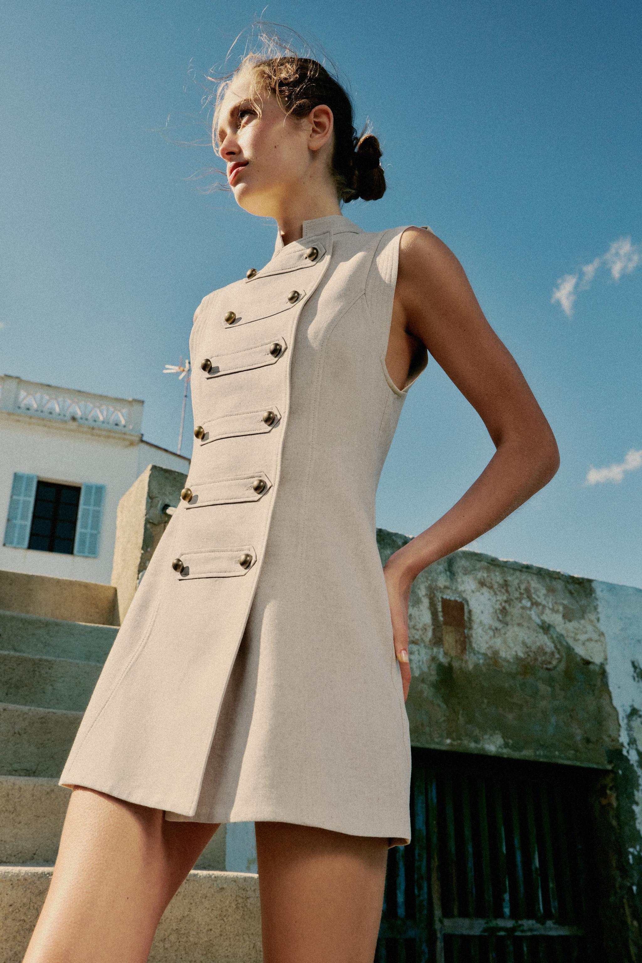 LINEN MINI FIREMAN CLASP DRESS